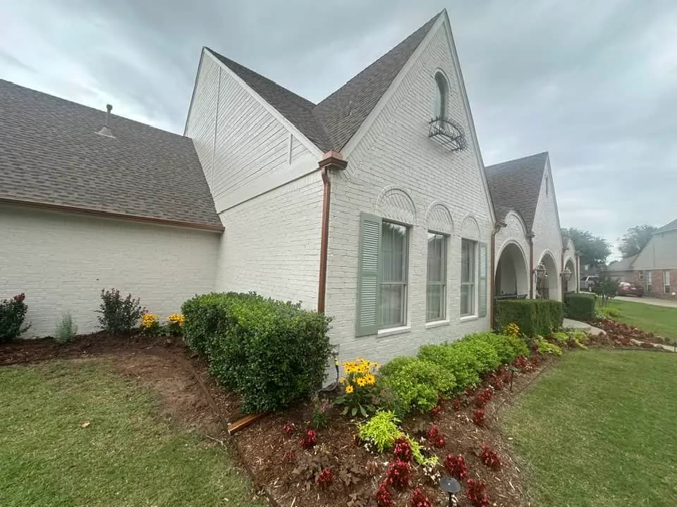 Huffman Seamless Guttering business background image